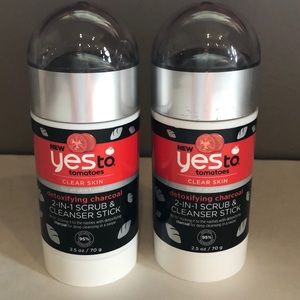 2- Yes To Tomatoes Detoxifying Charcoal 2 in 1